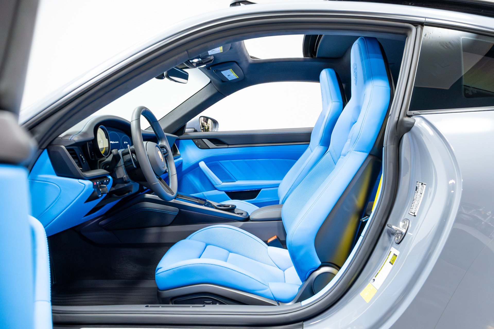 Used 2024 Porsche 911 Carrera image 7