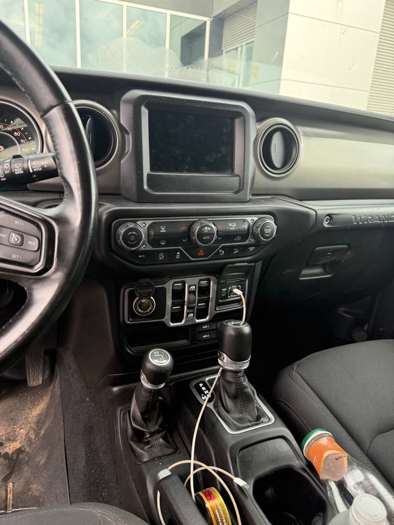 Used 2018 Jeep Wrangler Unlimited Sport S AWD/4WD image 11