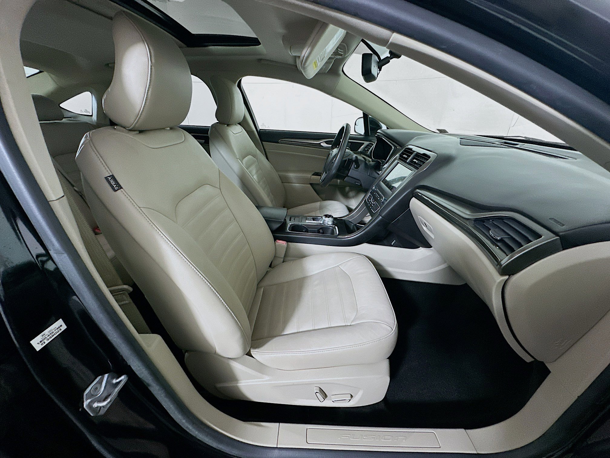 Used 2018 Ford Fusion SE w/ Fusion SE Technology Package FWD image 31