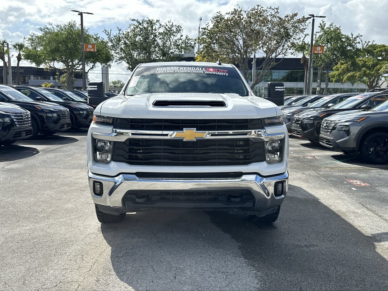 Used 2024 Chevrolet Silverado 2500 LT w/ Convenience Package AWD/4WD image 3