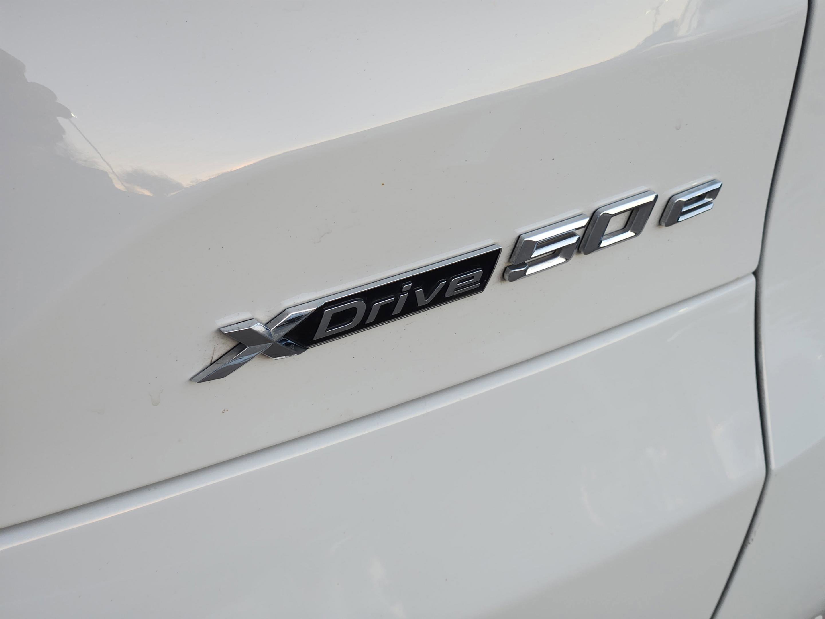 Used 2024 BMW X5 xDrive50e image 38