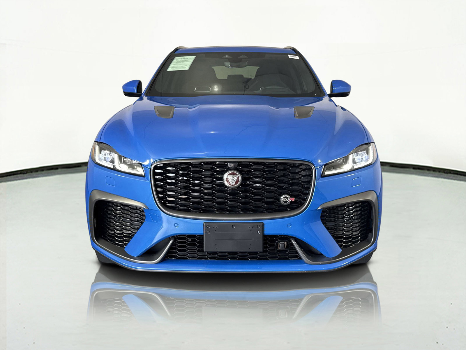 Used 2021 Jaguar F-PACE SVR image 3