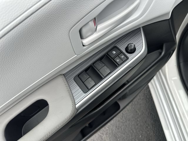New 2026 Toyota Sienna LE AWD/4WD image 17