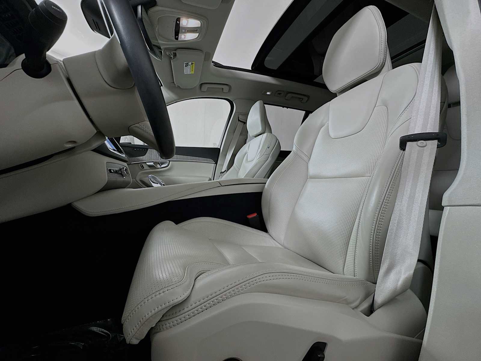 Certified 2024 Volvo XC90 B6 Ultimate image 19