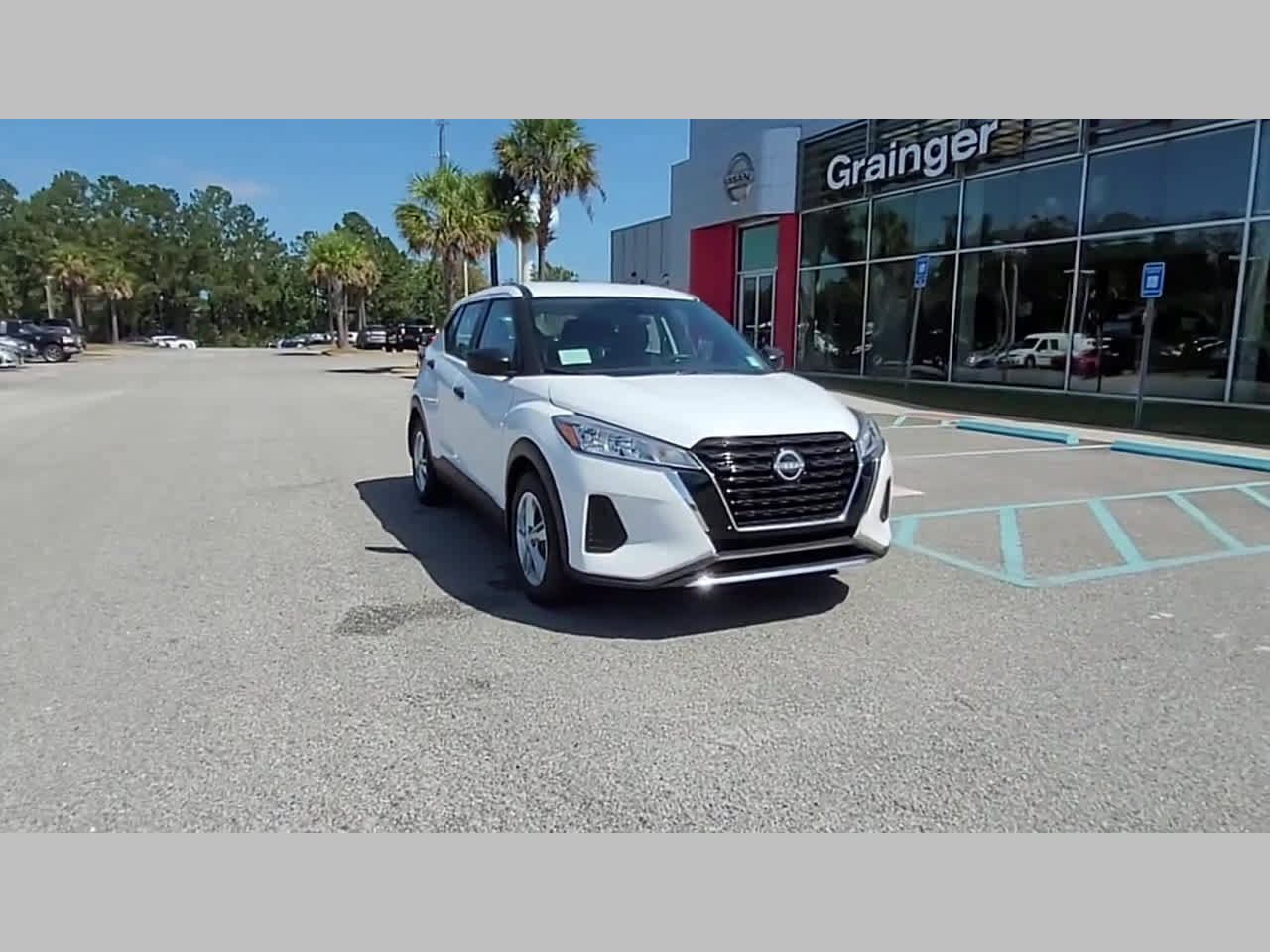 New 2025 Nissan Kicks Play S image 17