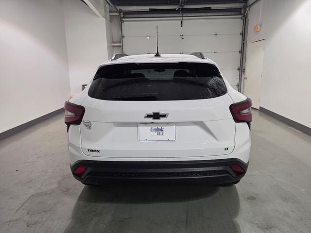 New 2026 Chevrolet Trax LT w/ Driver Confidence Package FWD image 6
