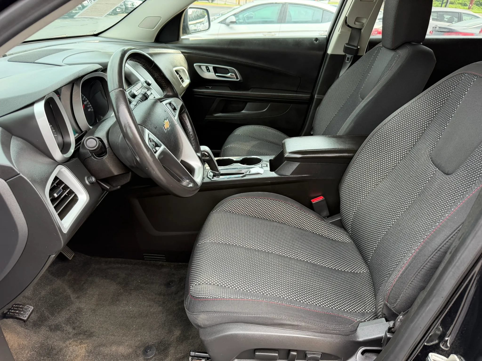Used 2015 Chevrolet Equinox LT w/ Driver Convenience Package FWD image 9