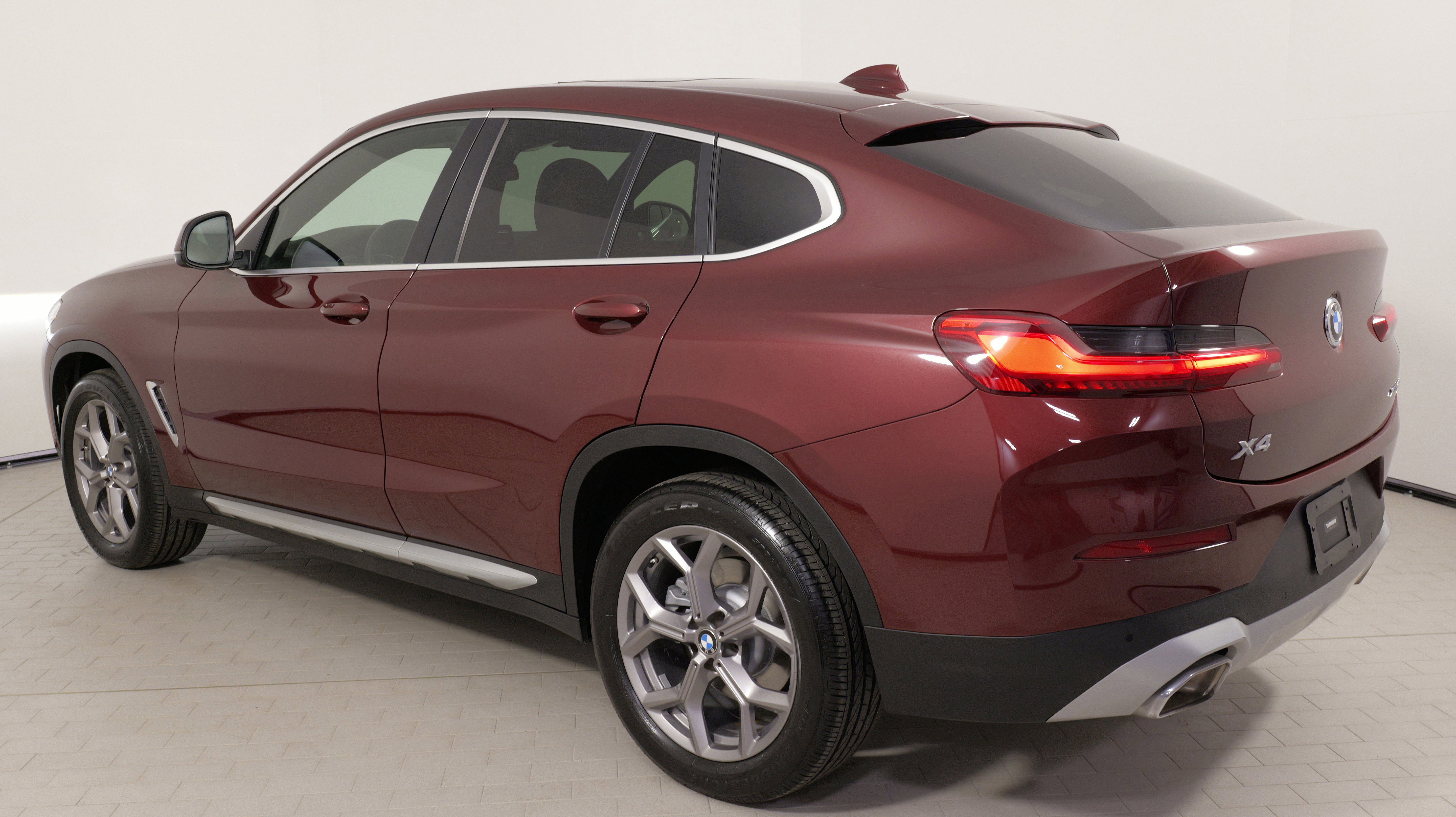Used 2023 BMW X4 xDrive30i w/ Premium Package image 14