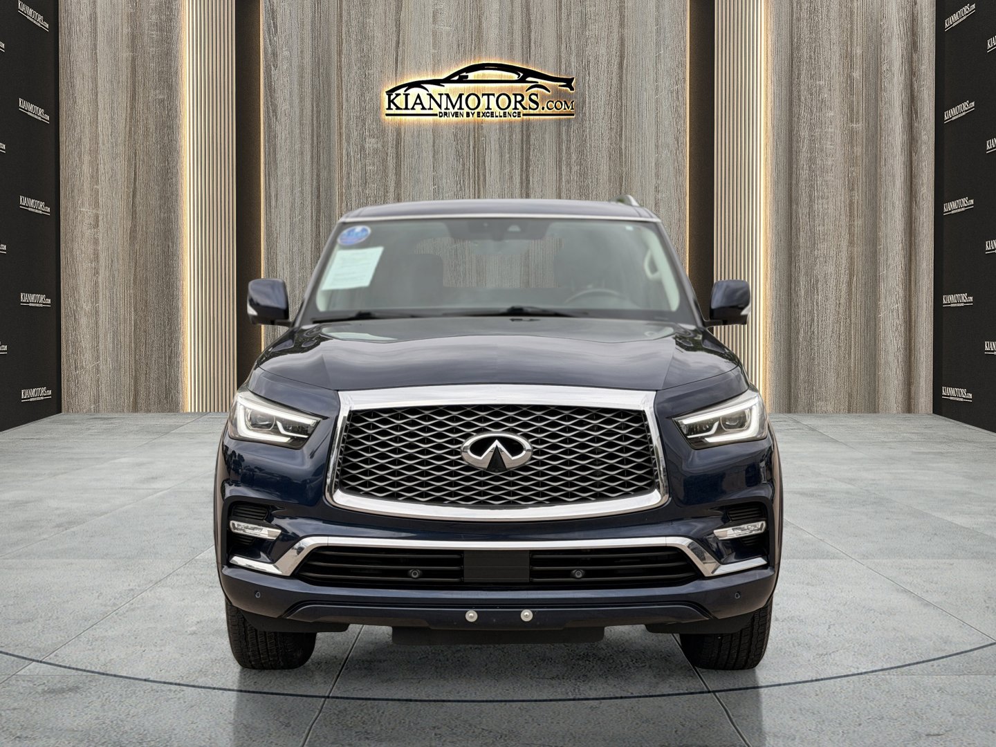 Used 2019 INFINITI QX80 Luxe RWD image 2