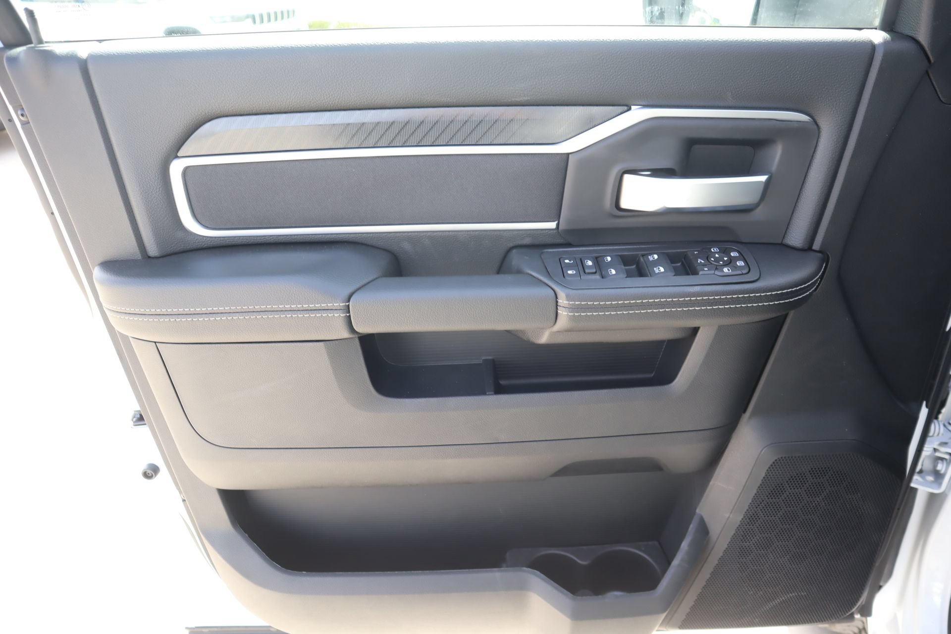 New 2026 RAM 2500 Big Horn AWD/4WD image 16