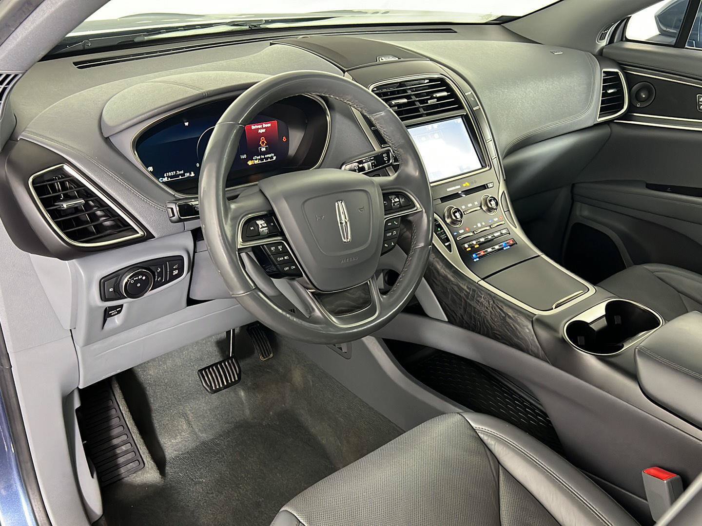 Used 2019 Lincoln Nautilus Reserve AWD/4WD image 2