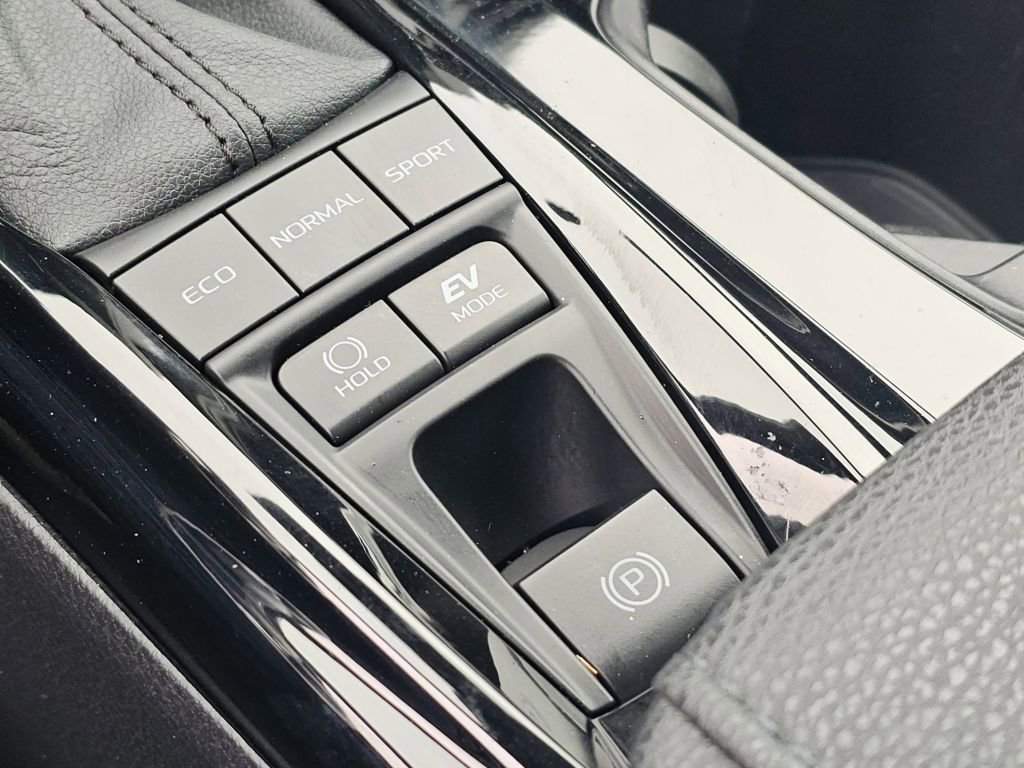 Used 2025 Toyota Camry XSE FWD image 11