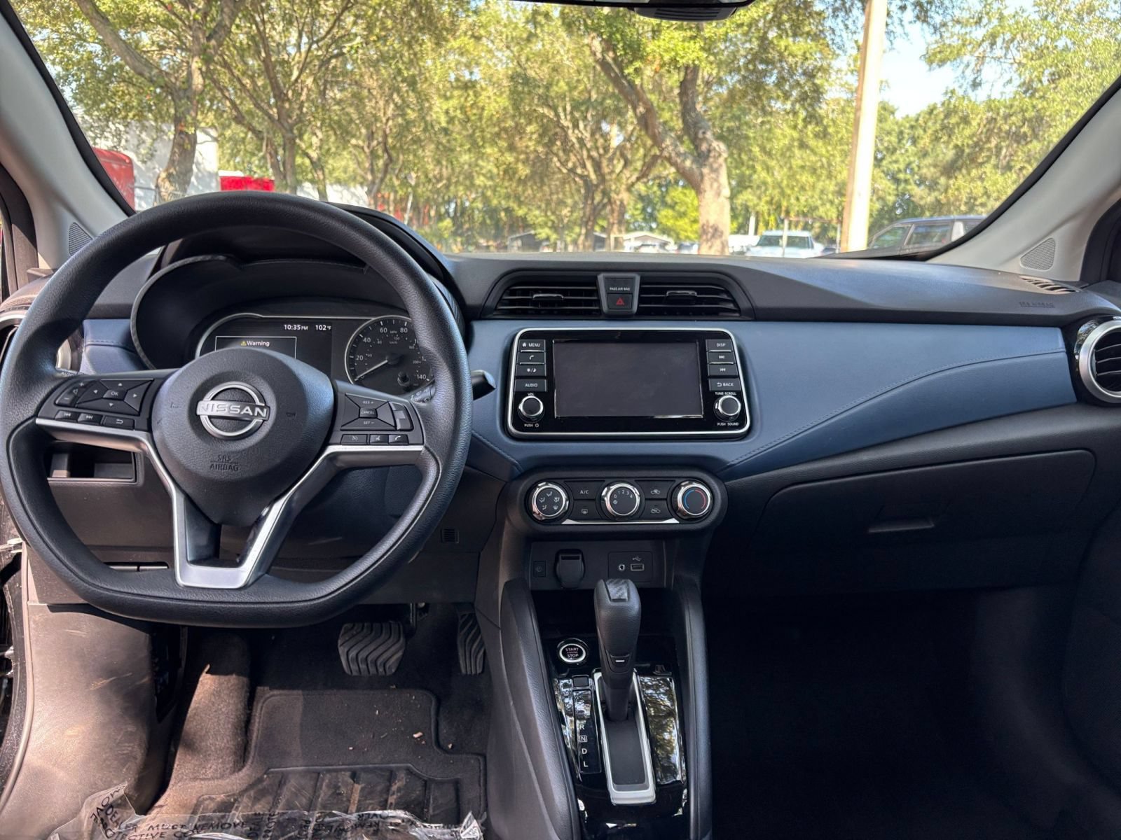 Used 2025 Nissan Versa SV FWD image 31