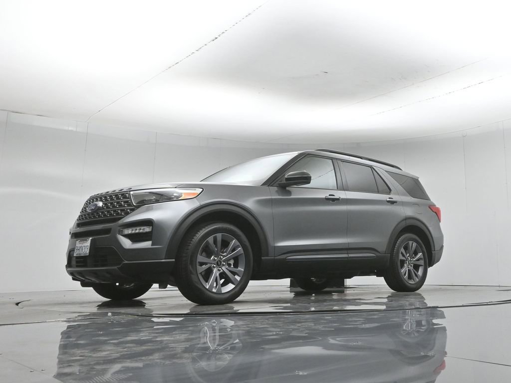 Used 2023 Ford Explorer XLT w/ Equipment Group 202A RWD image 47