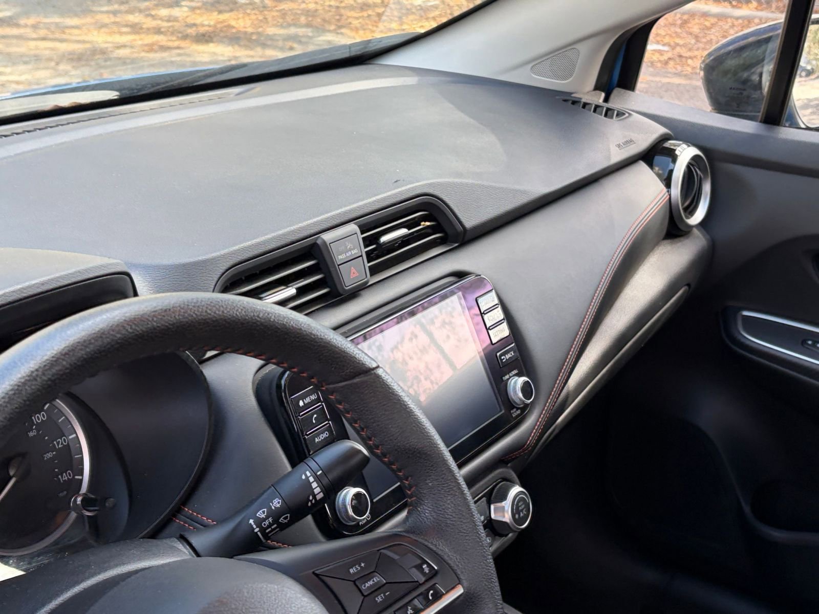 Used 2024 Nissan Versa SR image 31