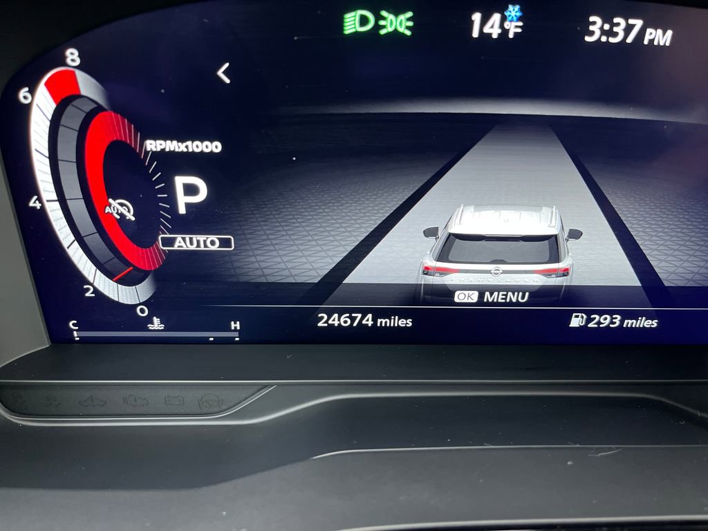 Used 2024 Nissan Pathfinder Platinum image 18