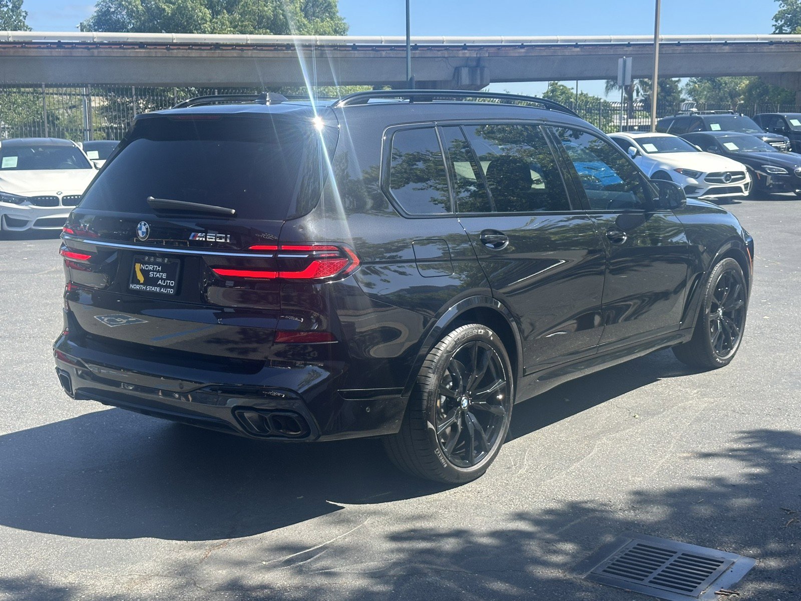 Used 2023 BMW X7 M60i w/ M Sport Professional Package image 8
