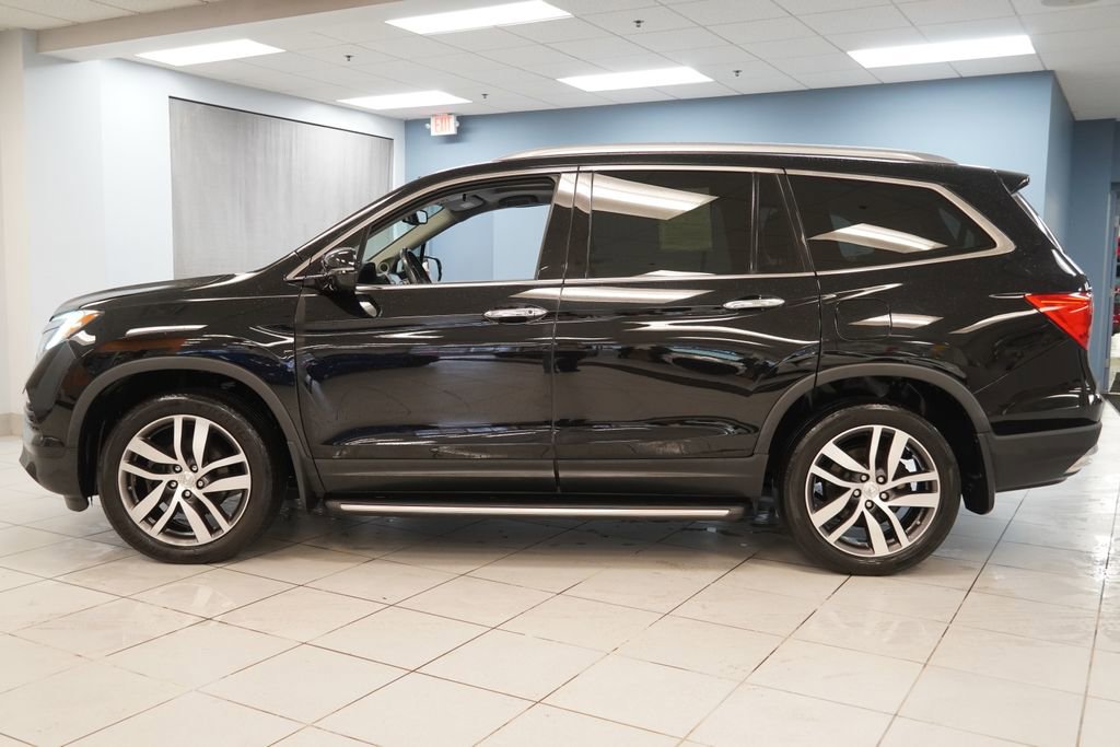 Used 2017 Honda Pilot Touring image 2