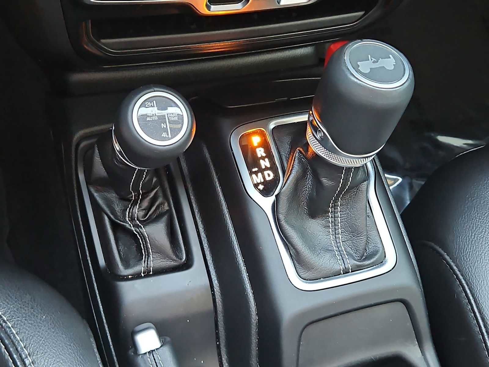 Used 2023 Jeep Wrangler Sahara image 31