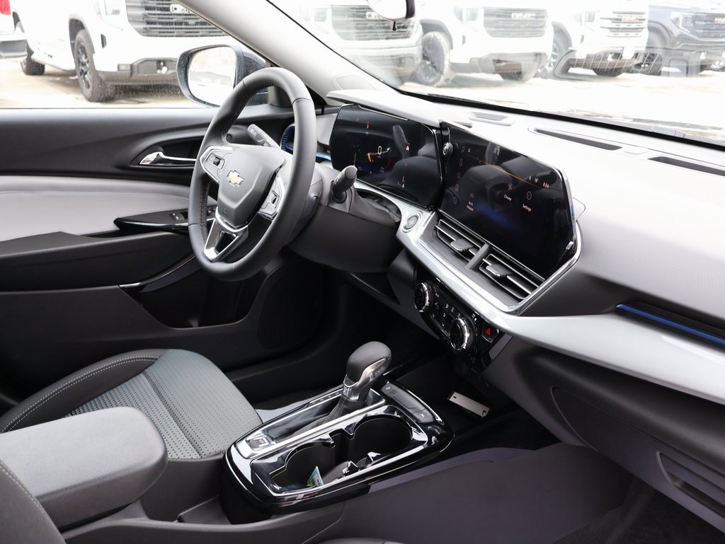 New 2026 Chevrolet Trax LT w/ Driver Confidence Package image 32