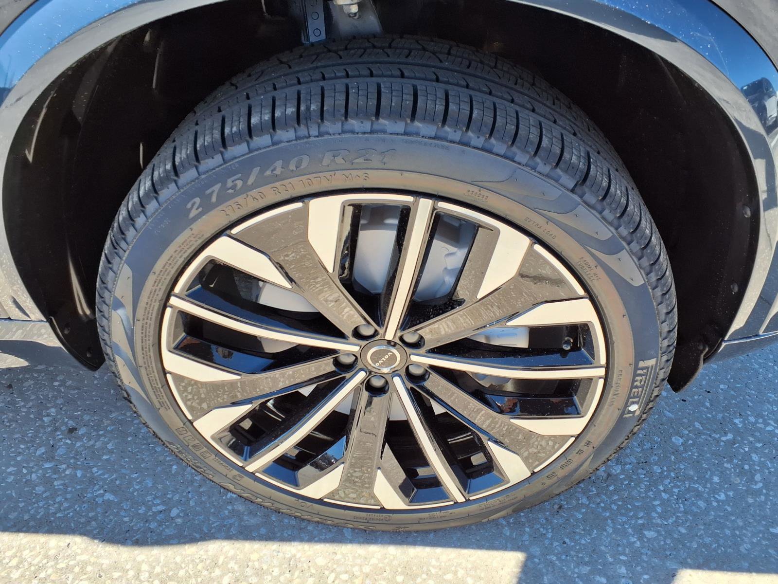 New 2026 Volvo XC90 B6 Ultra w/ Protection Package image 9