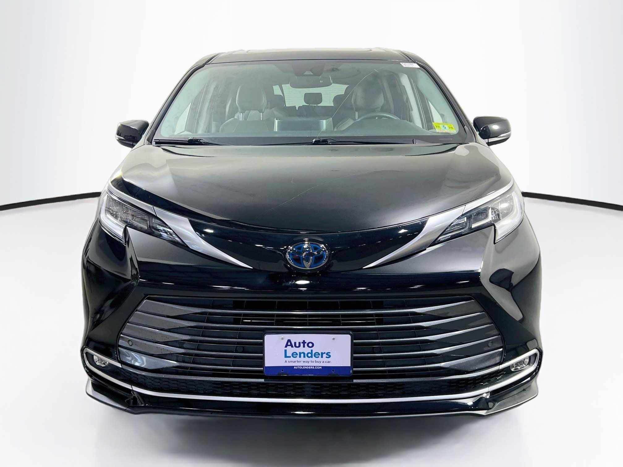 Used 2021 Toyota Sienna Limited AWD/4WD image 2
