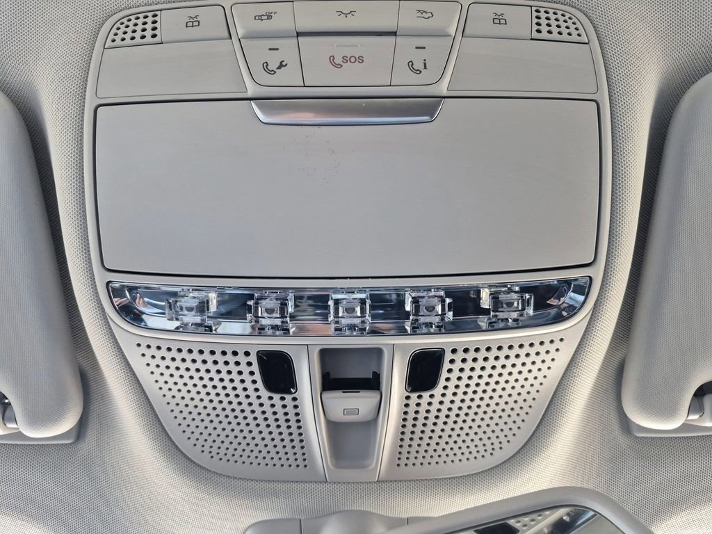 Used 2019 Mercedes-Benz GLC 300 4MATIC image 25