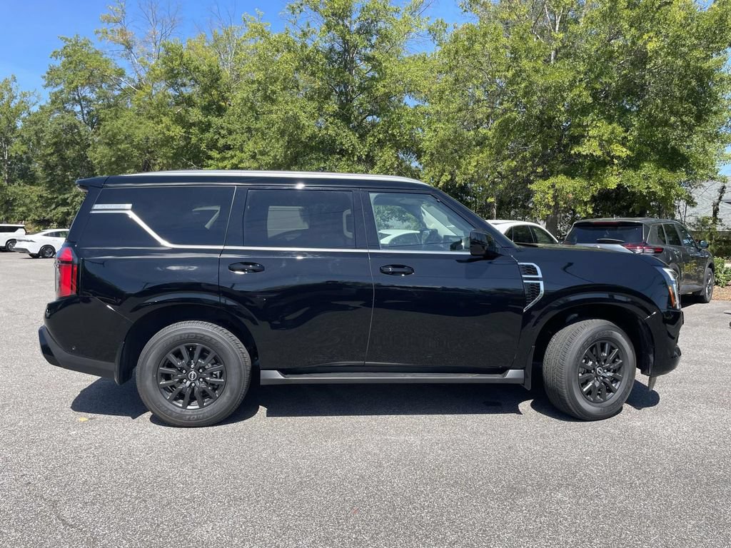 Used 2025 Nissan Armada SV AWD/4WD image 2