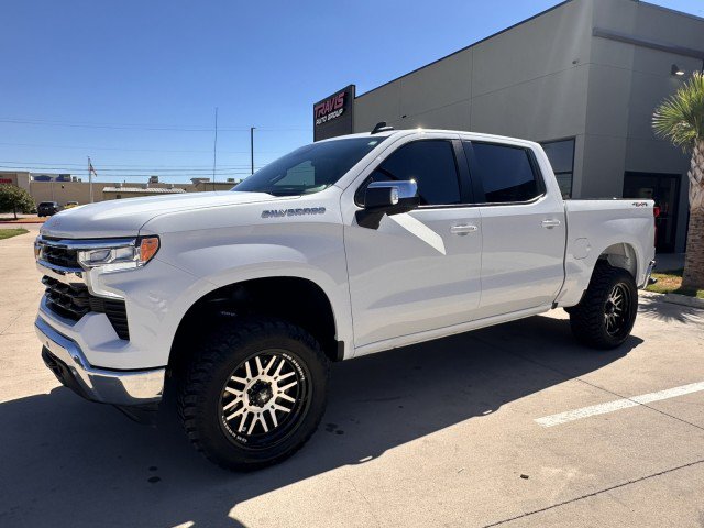 Used 2025 Chevrolet Silverado 1500 LT w/ Safety Package AWD/4WD image 12