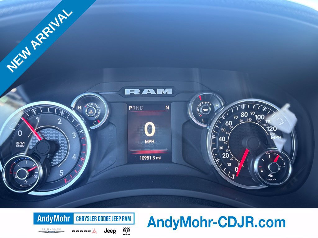 Used 2024 RAM 2500 Tradesman w/ Chrome Appearance Group AWD/4WD image 9