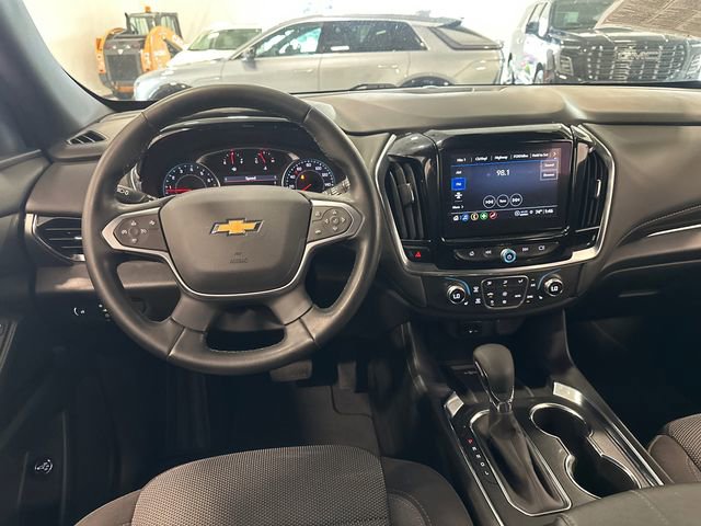 Used 2023 Chevrolet Traverse LT image 16
