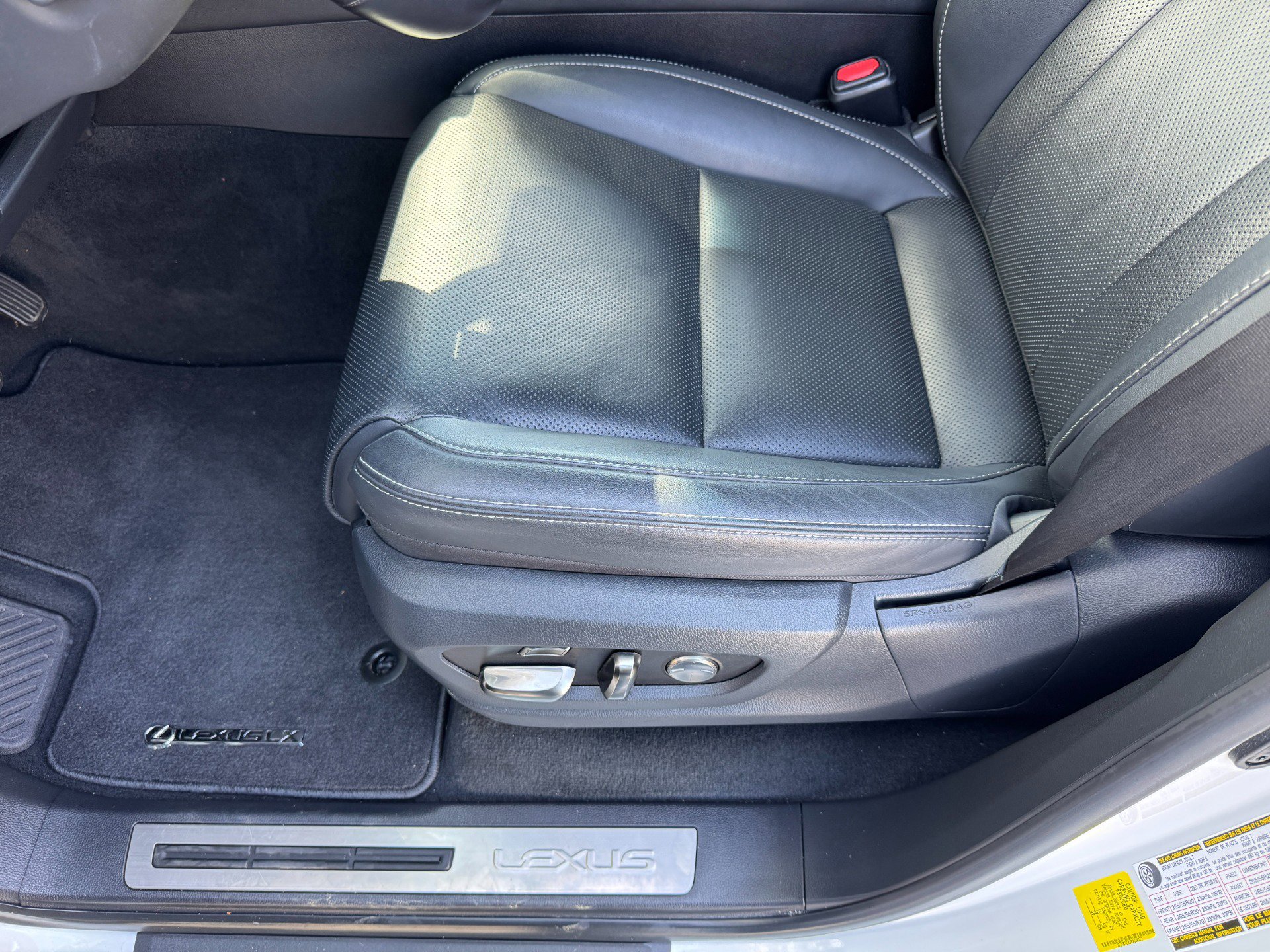 Used 2024 Lexus LX 600 4WD w/ Appearance Package image 23