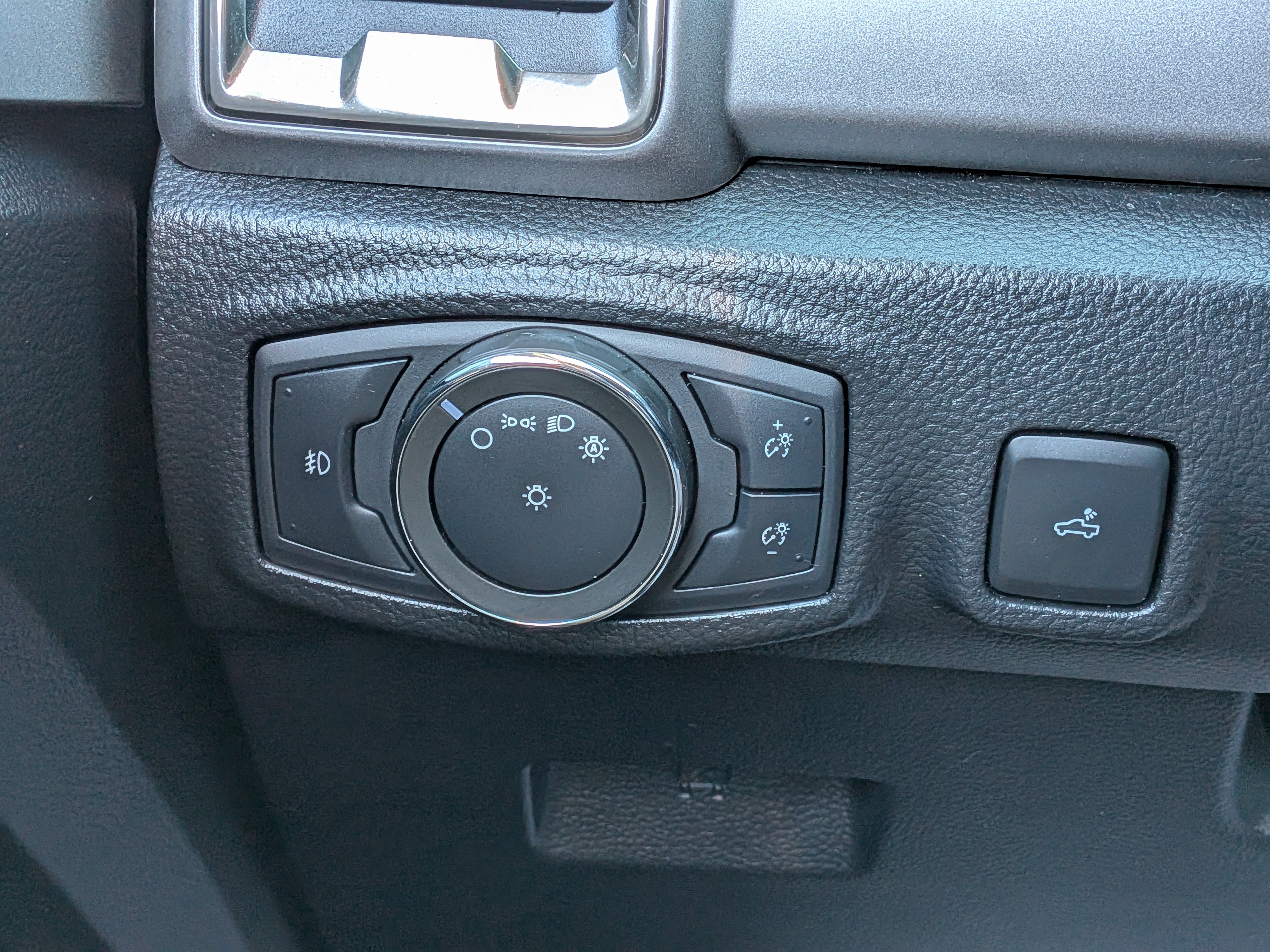 Used 2020 Ford Ranger XLT w/ Equipment Group 301A Mid image 19