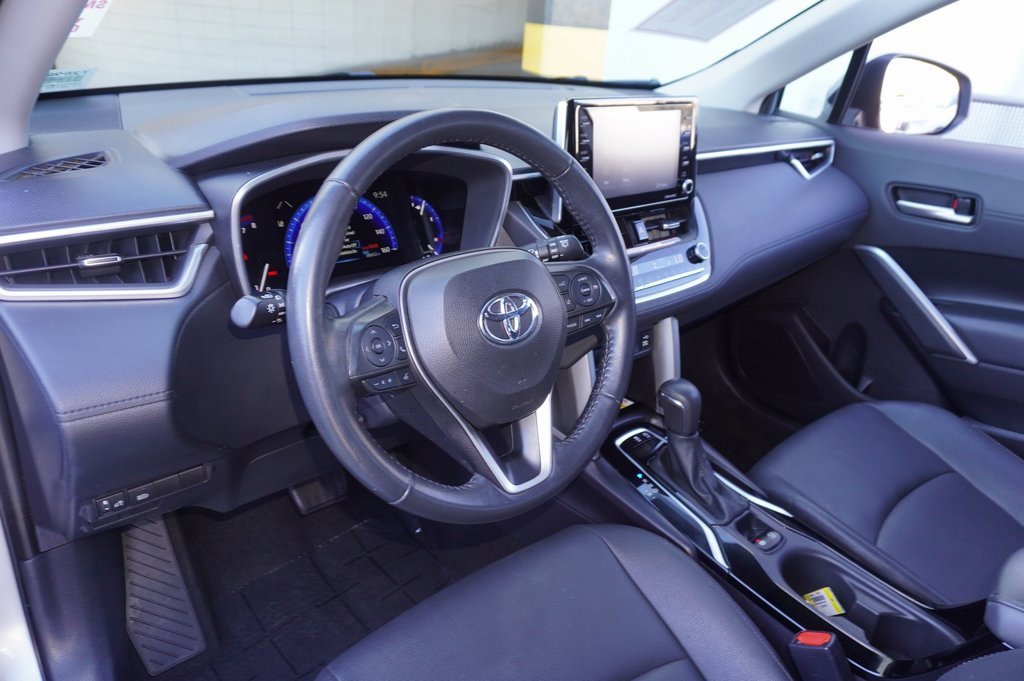 Certified 2022 Toyota Corolla Cross XLE image 13