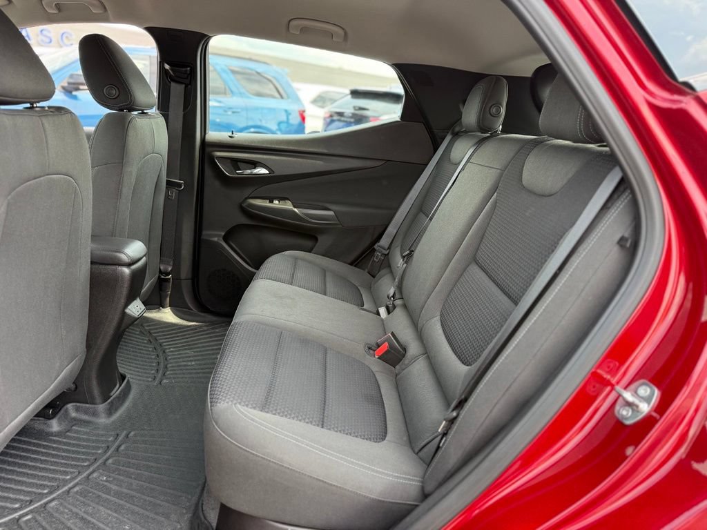 Used 2022 Chevrolet Bolt EUV LT w/ Comfort Package FWD image 12