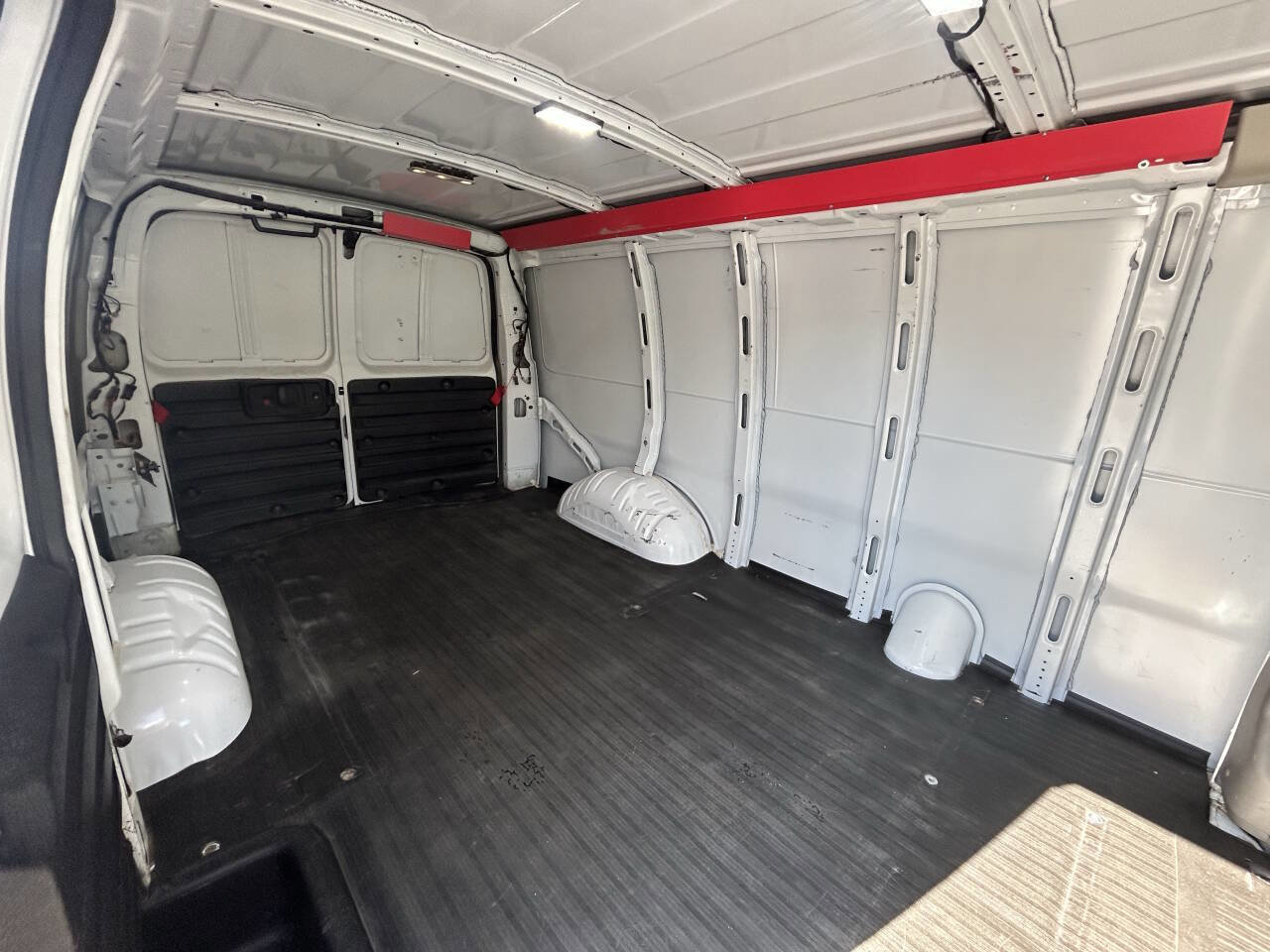 Used 2020 Chevrolet Express 2500 2500 3dr Cargo Van w/ Driver Convenience Package image 32