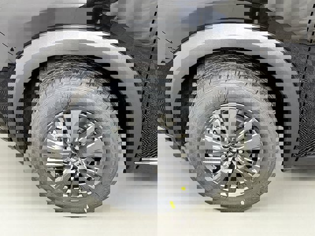 New 2025 Nissan Pathfinder S image 9