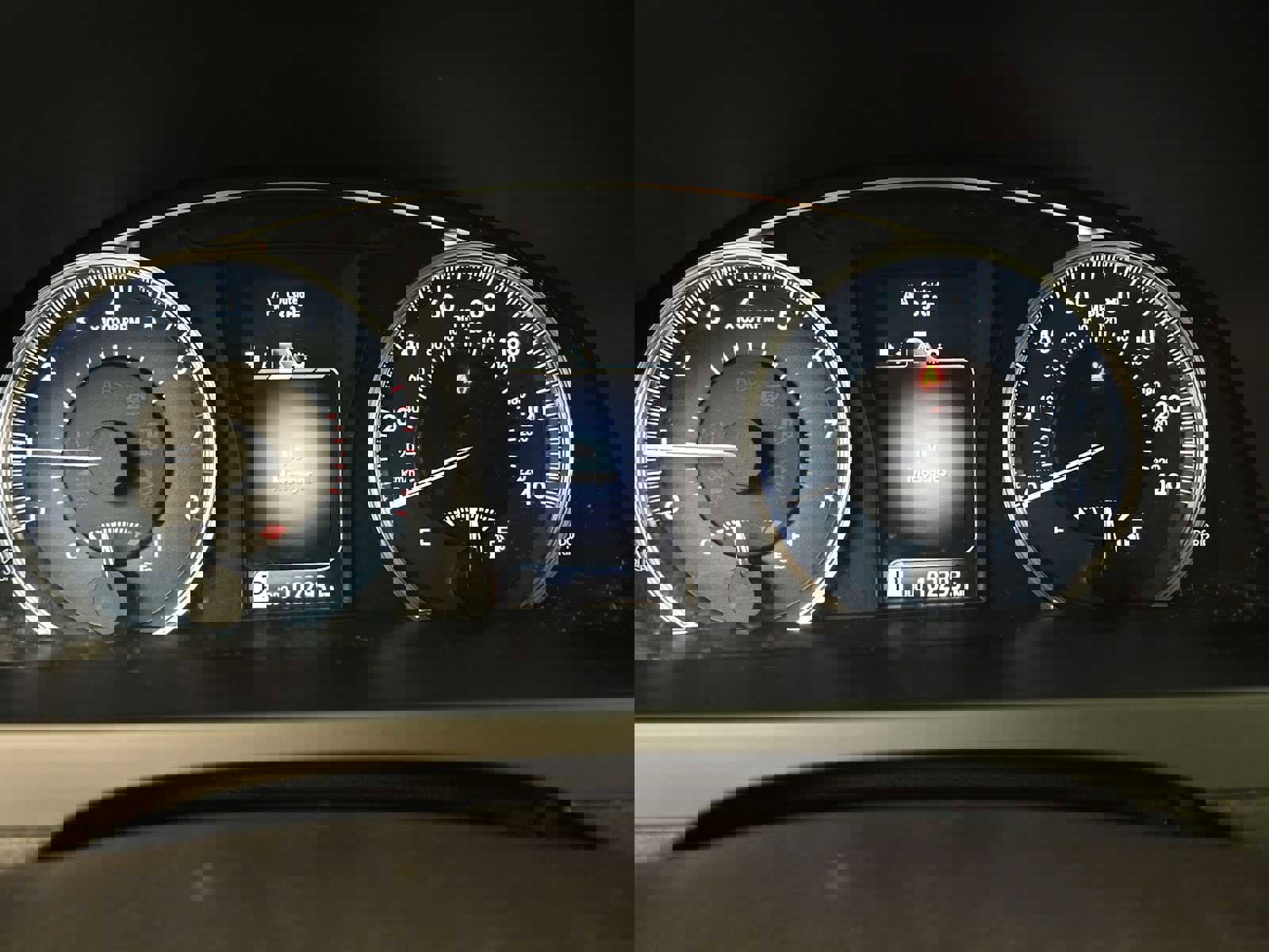 Used 2016 Toyota Camry LE image 7