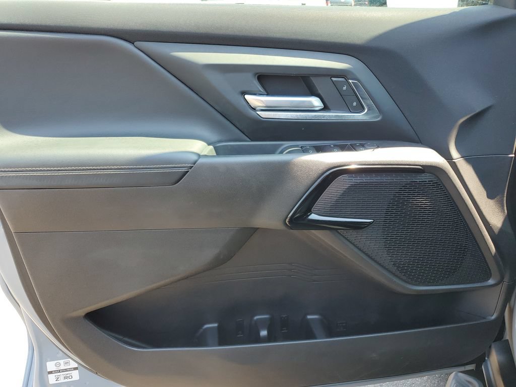 Used 2026 Chevrolet Silverado EV LT AWD/4WD image 24