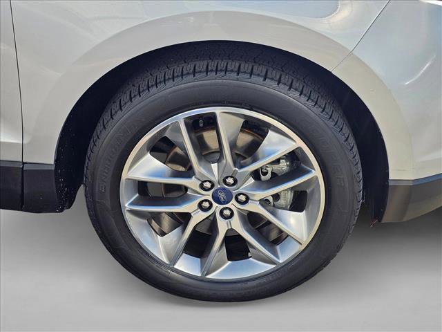 Used 2015 Ford Edge Titanium w/ Equipment Group 301A image 9