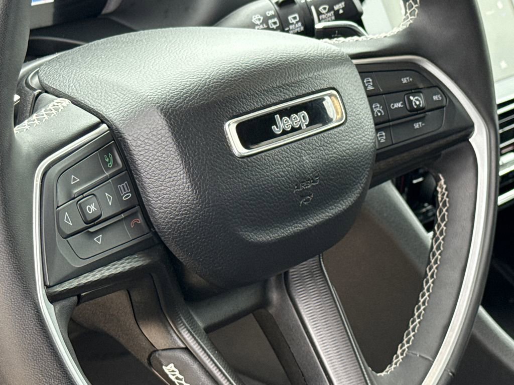 Used 2024 Jeep Grand Cherokee Altitude image 19