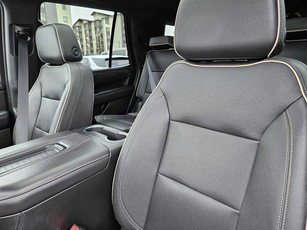 Used 2023 GMC Yukon SLT image 16