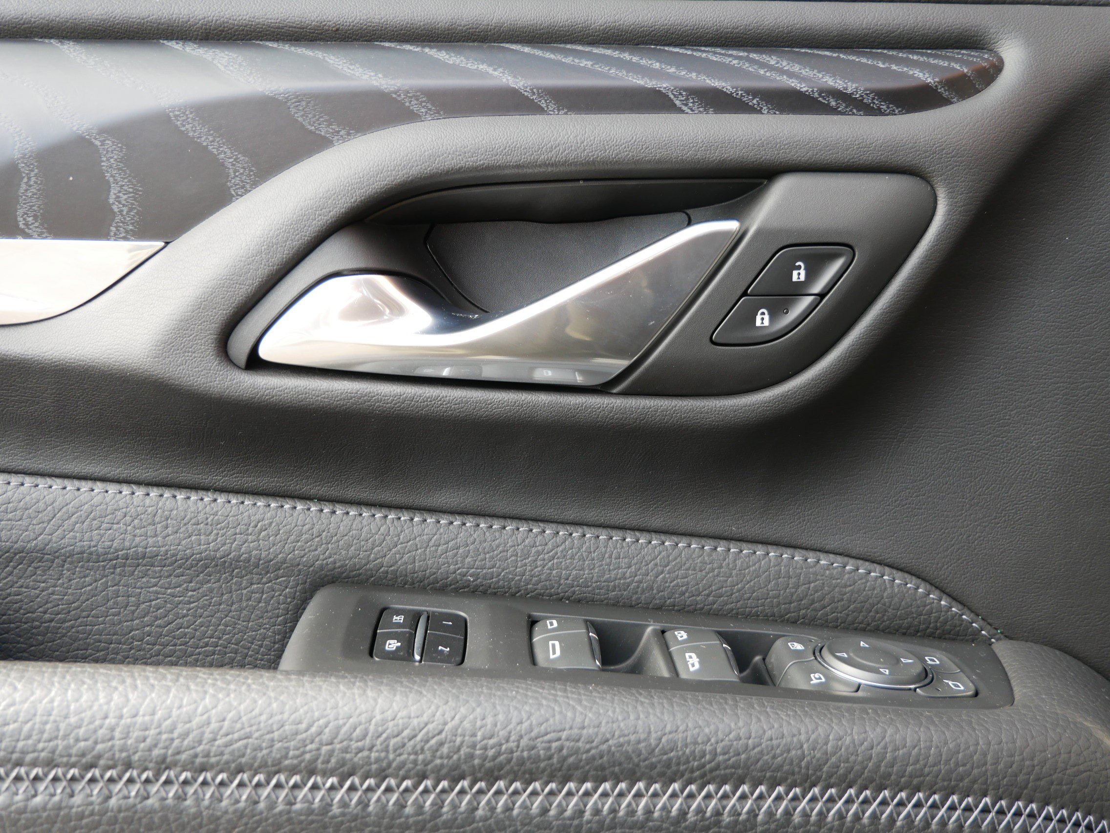 Used 2022 GMC Yukon Denali image 9