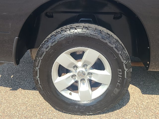Used 2018 RAM 1500 ST w/ SXT Appearance Group AWD/4WD image 29