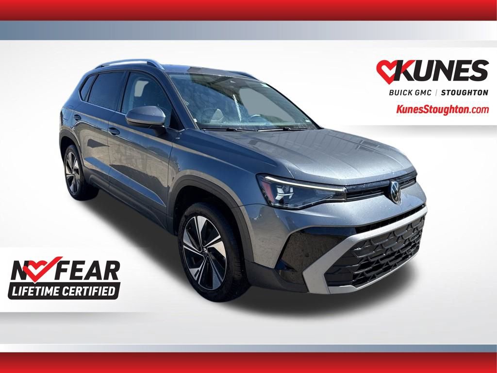 Used 2025 Volkswagen Taos SE AWD/4WD image 3