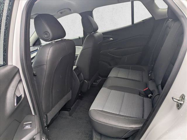 Used 2025 Chevrolet Trax LT w/ LT Convenience Package image 17