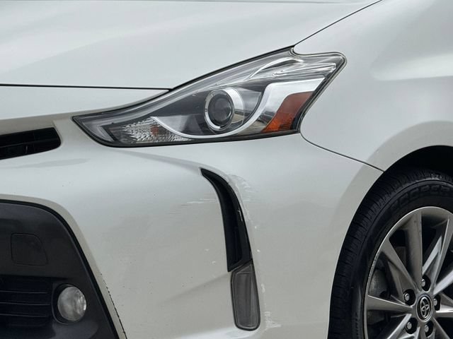 Used 2017 Toyota Prius V Five w/ Advanced Technology Package FWD image 3