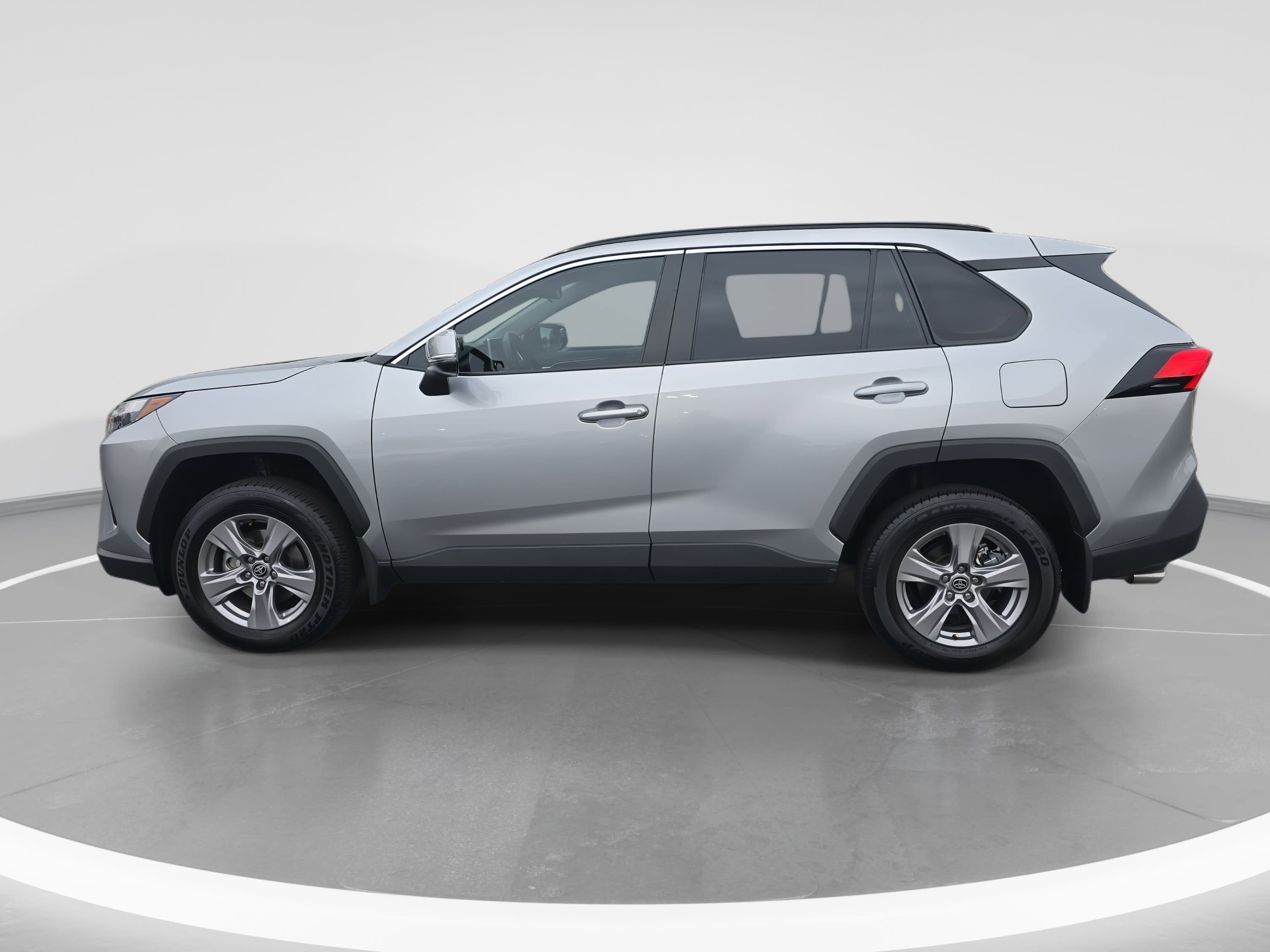 Used 2025 Toyota RAV4 XLE image 8