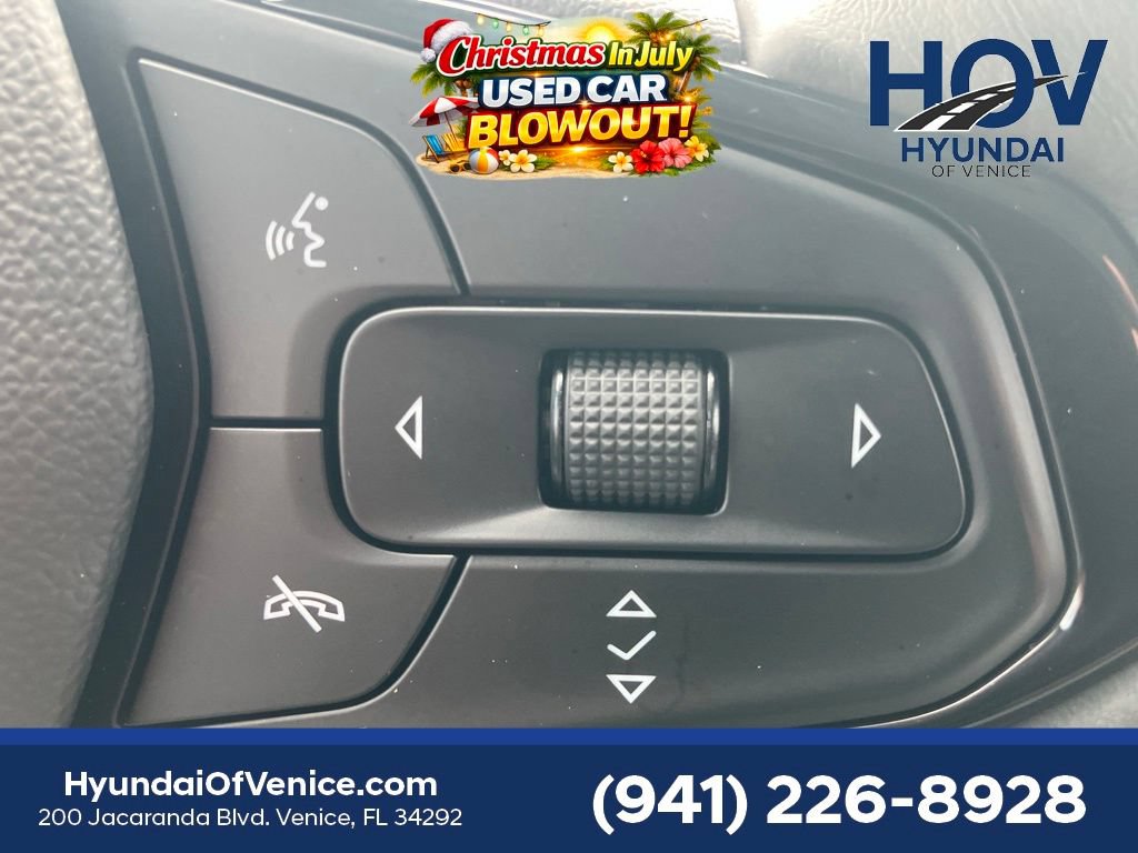 Used 2023 Chevrolet Bolt EUV Premier w/ Sun & Sound Package FWD image 19