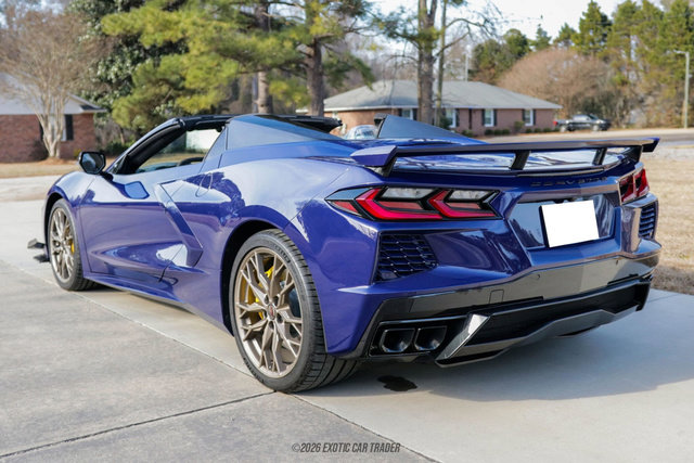 Used 2025 Chevrolet Corvette Stingray Premium Conv w/ Z51 Performance Package RWD image 6